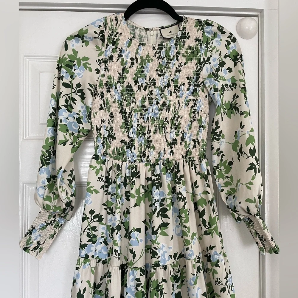 Tuckernuck - Beige w/ Blue & Green Floral Print Smocked Dress Sz XS - Picture 9 of 15